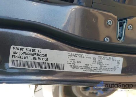 2024 Jeep Compass Trailhawk 4X4 z USA, uszkodzony, nr VIN 3C4NJDDN9RT582065